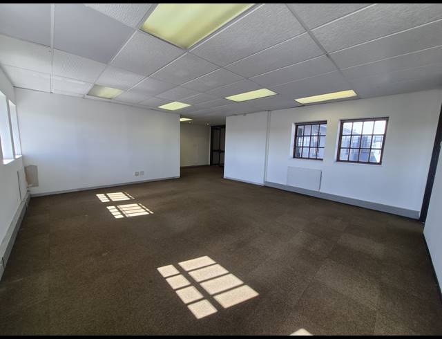 149M² OFFICE TO LET IN PARKMORE